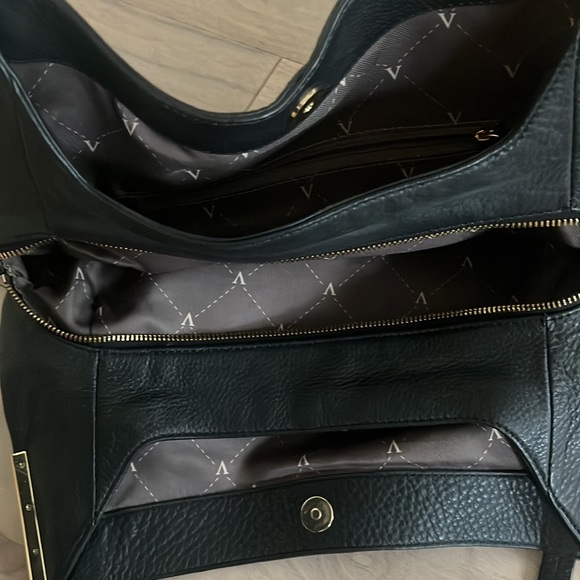 Vince Camuto lamb skin leather bag with double pockets - Picture 4 of 12